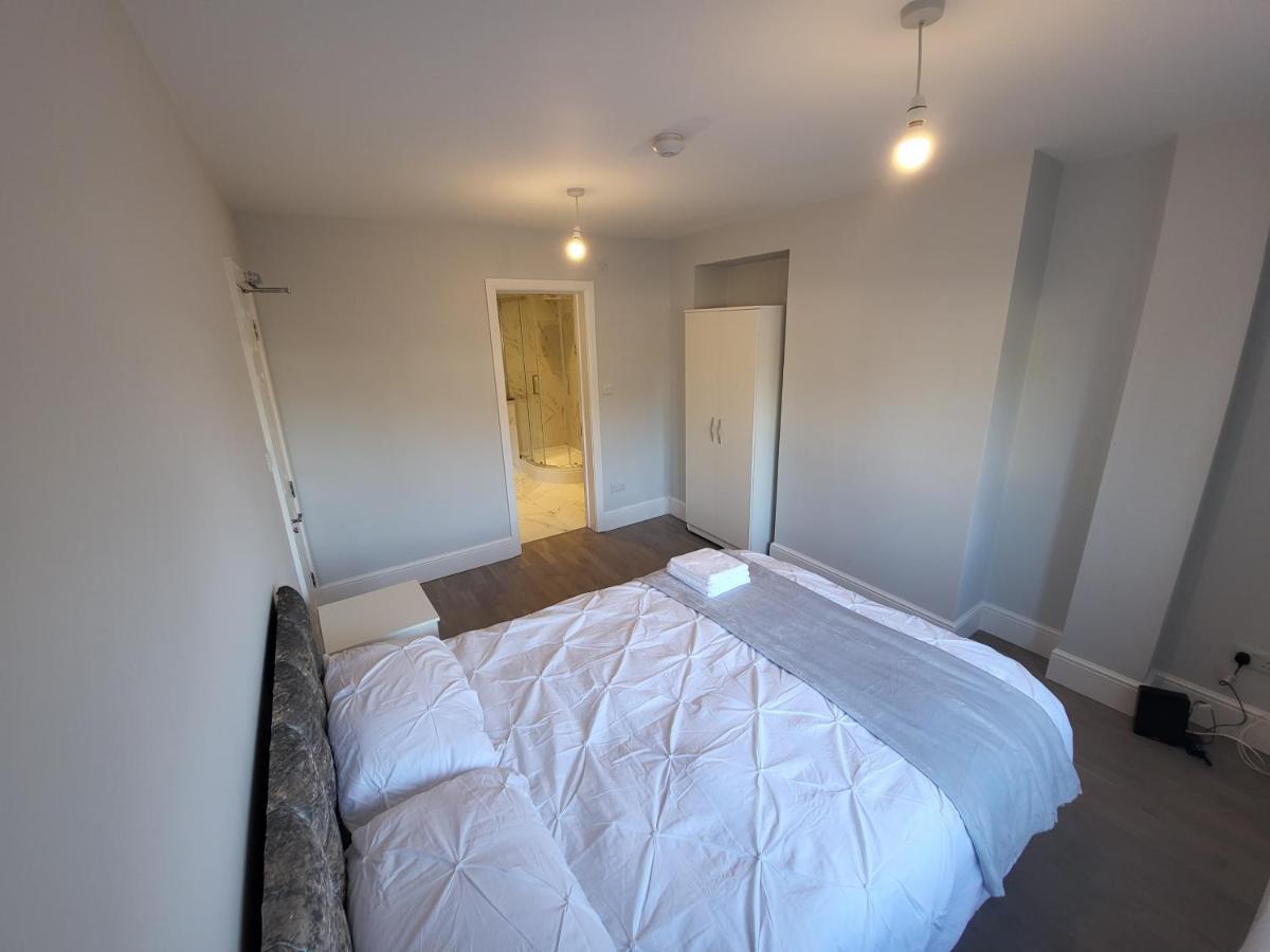 High Spec Large 6 Bedroom House! Kingston upon Thames  Luaran gambar