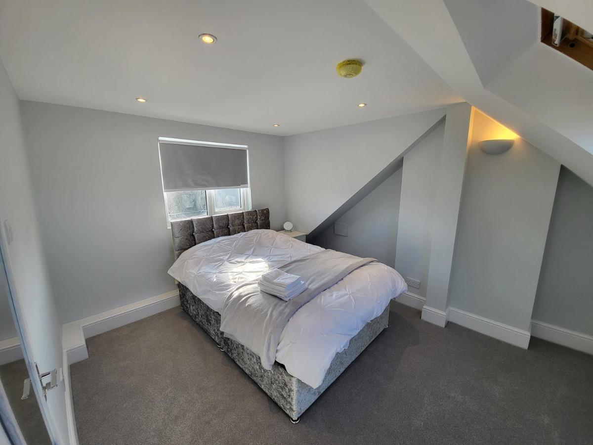 High Spec Large 6 Bedroom House! Kingston upon Thames  Luaran gambar