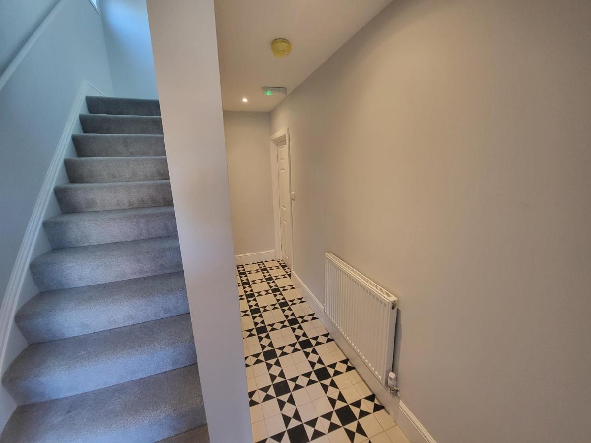 High Spec Large 6 Bedroom House! Kingston upon Thames  Luaran gambar