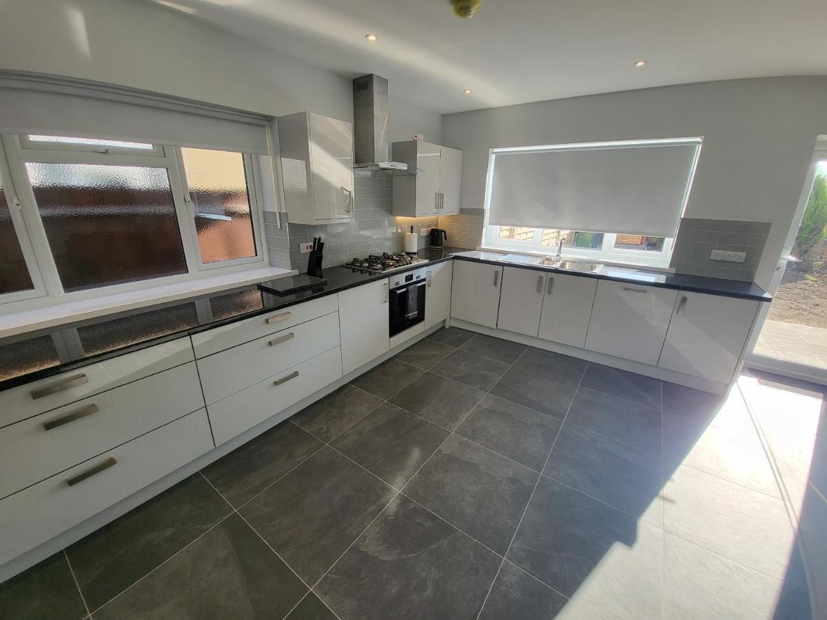 High Spec Large 6 Bedroom House! Kingston upon Thames  Luaran gambar