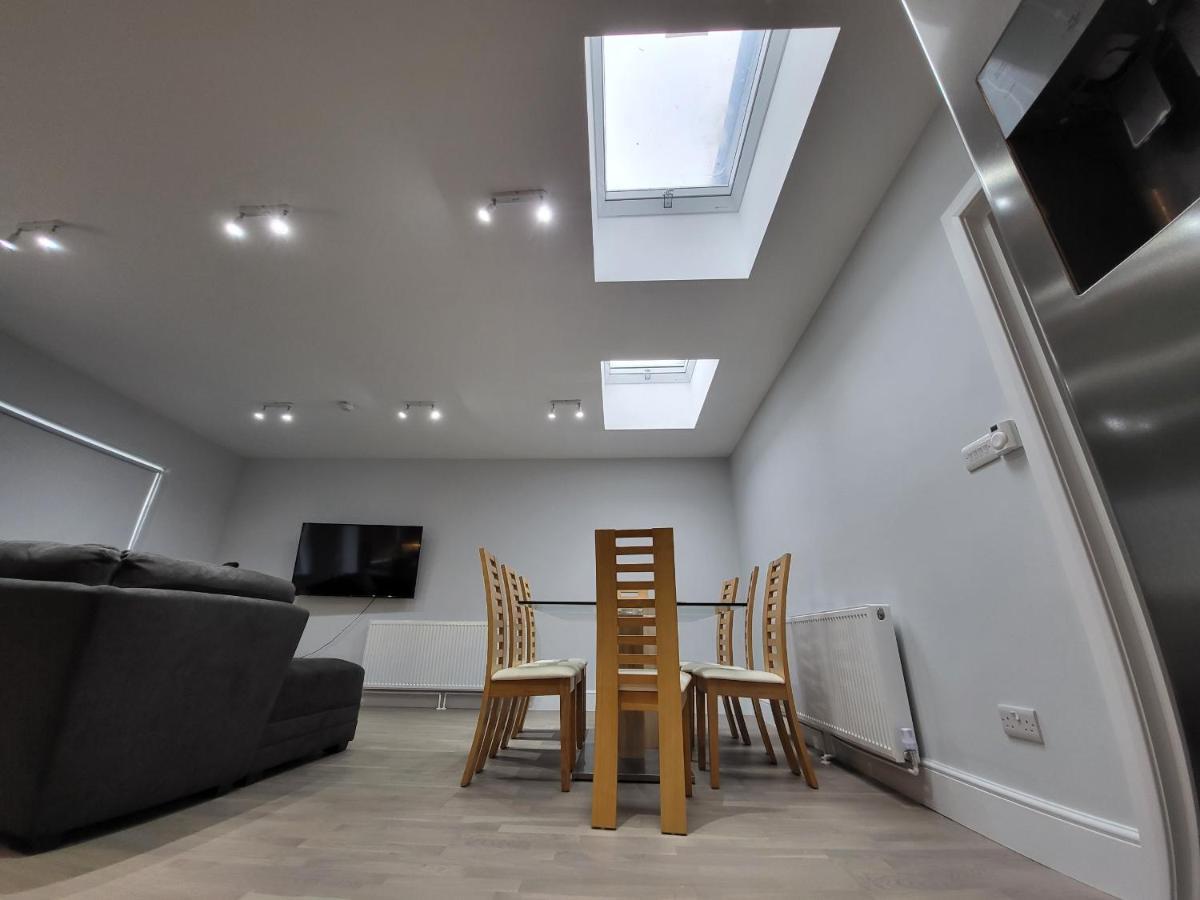 High Spec Large 6 Bedroom House! Kingston upon Thames  Luaran gambar