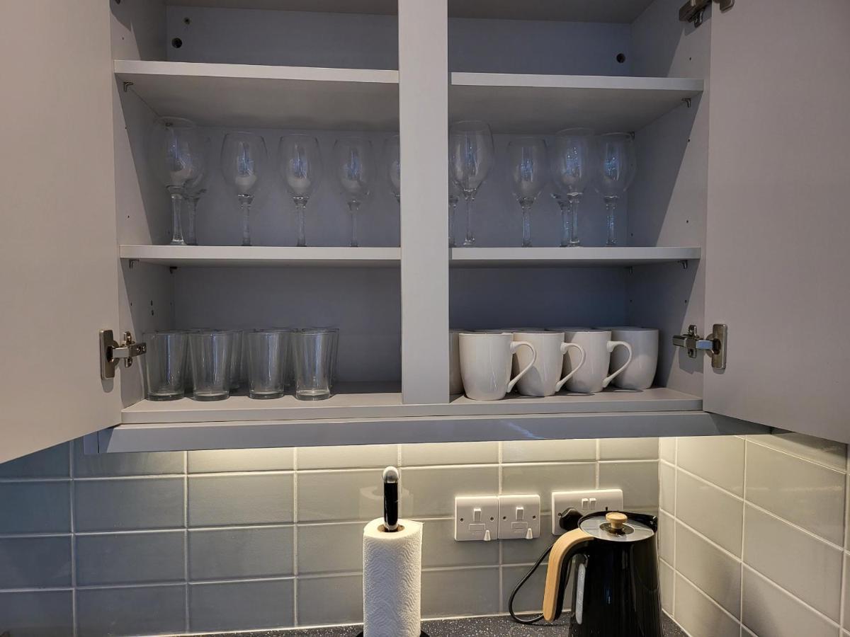 High Spec Large 6 Bedroom House! Kingston upon Thames  Luaran gambar